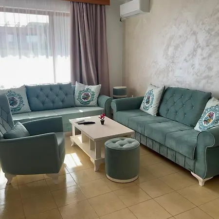 Seaside Apartment *